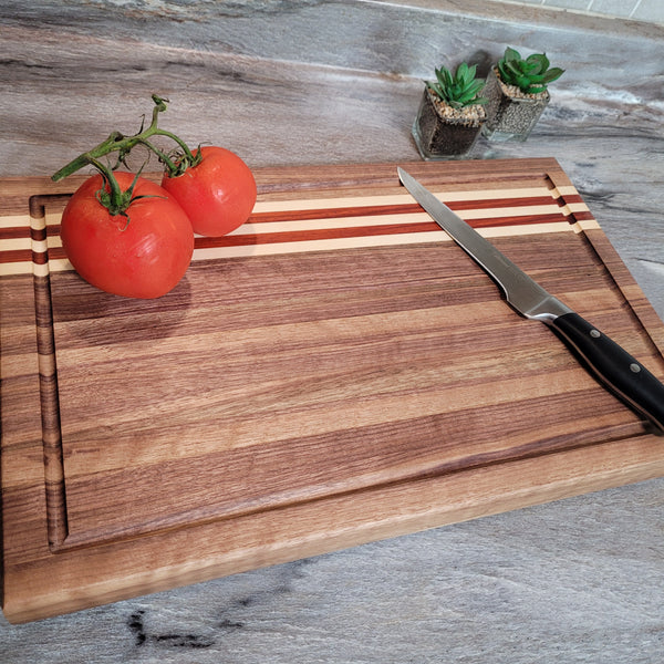 Walnut_Holly_andPadaukWoodCuttingBoard