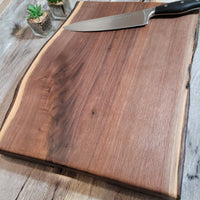 Walnut_Live_Edge_Cutting_Board